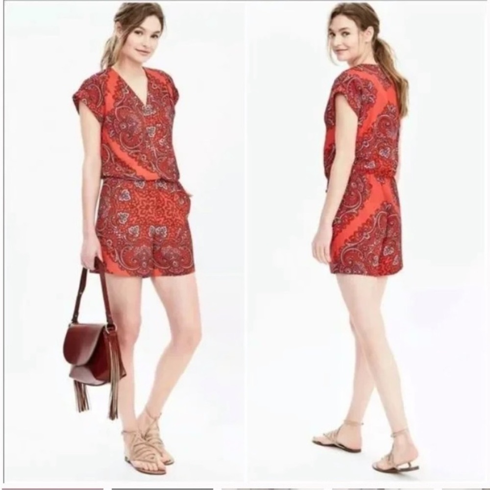 Banana Republic Women’s Fire Coral Paisley Romper Size 2 Petite